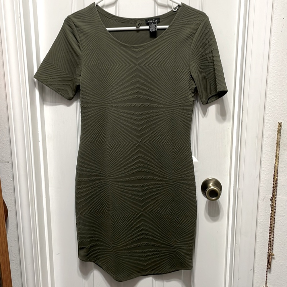 Dark green polyester/spandex dress. Rue21 size S